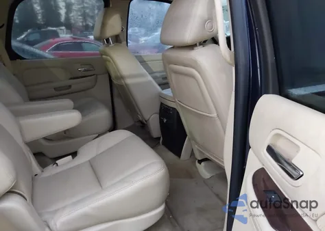 2007 Cadillac Escalade Standard z USA, uszkodzony, nr VIN 1GYFK63817R395380